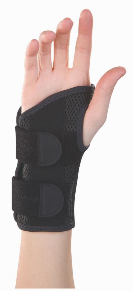 Mueller Green Fitted Wrist Brace